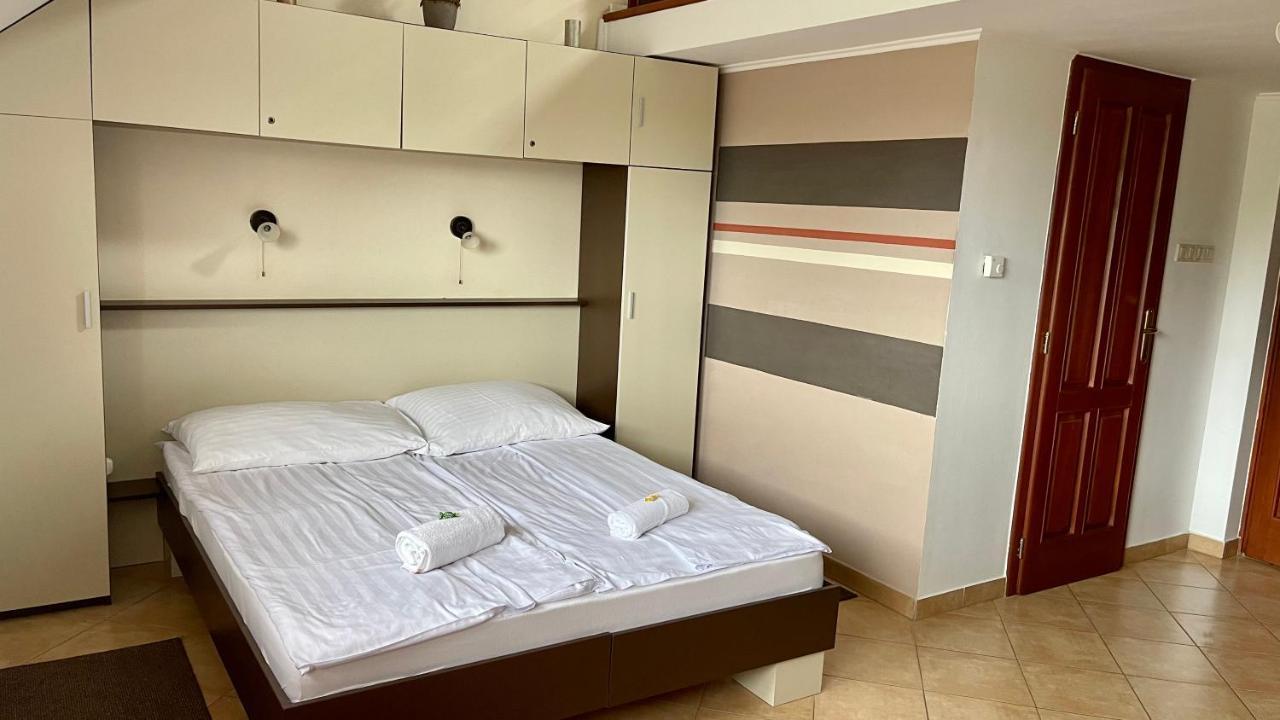 Gyula Var Panorama Apartman Экстерьер фото