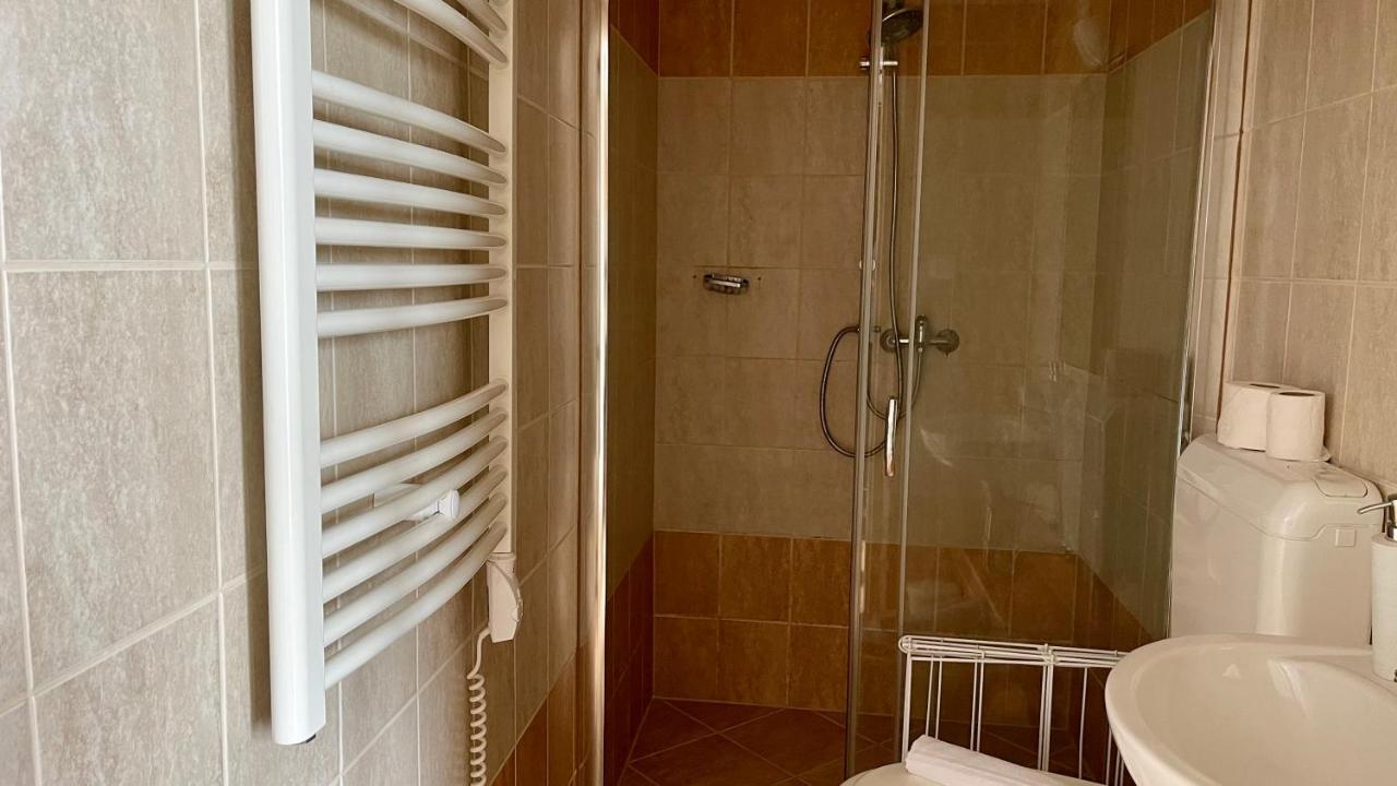Gyula Var Panorama Apartman Экстерьер фото